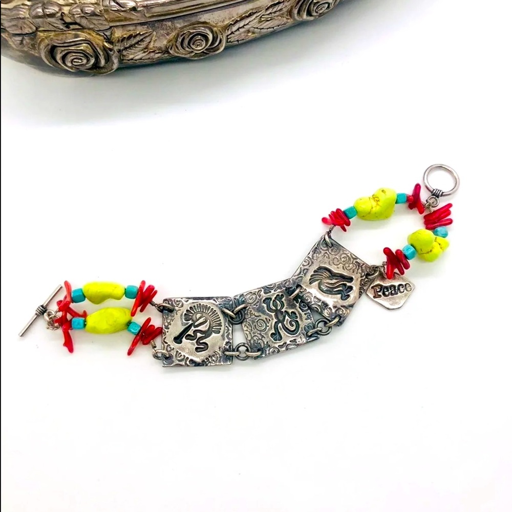Vintage Kokopelli bracelet GLOWS 😎